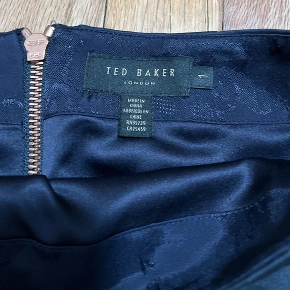 Ted Baker Karyce Floral Print Pencil Skirt - Picture 11 of 13